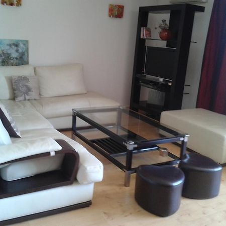 Appart Ensoleille Proche Remparts Avignon Ruang foto